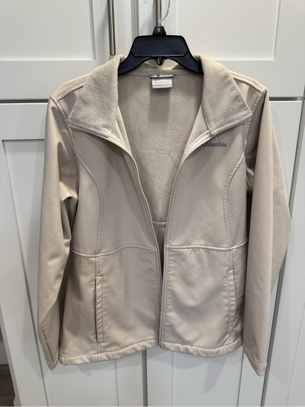 Columbia Women’s Light Tan Softshell Utility Jacket